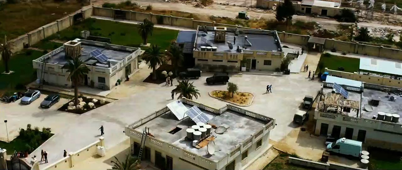 13 Hours Bande-annonce (3) VO