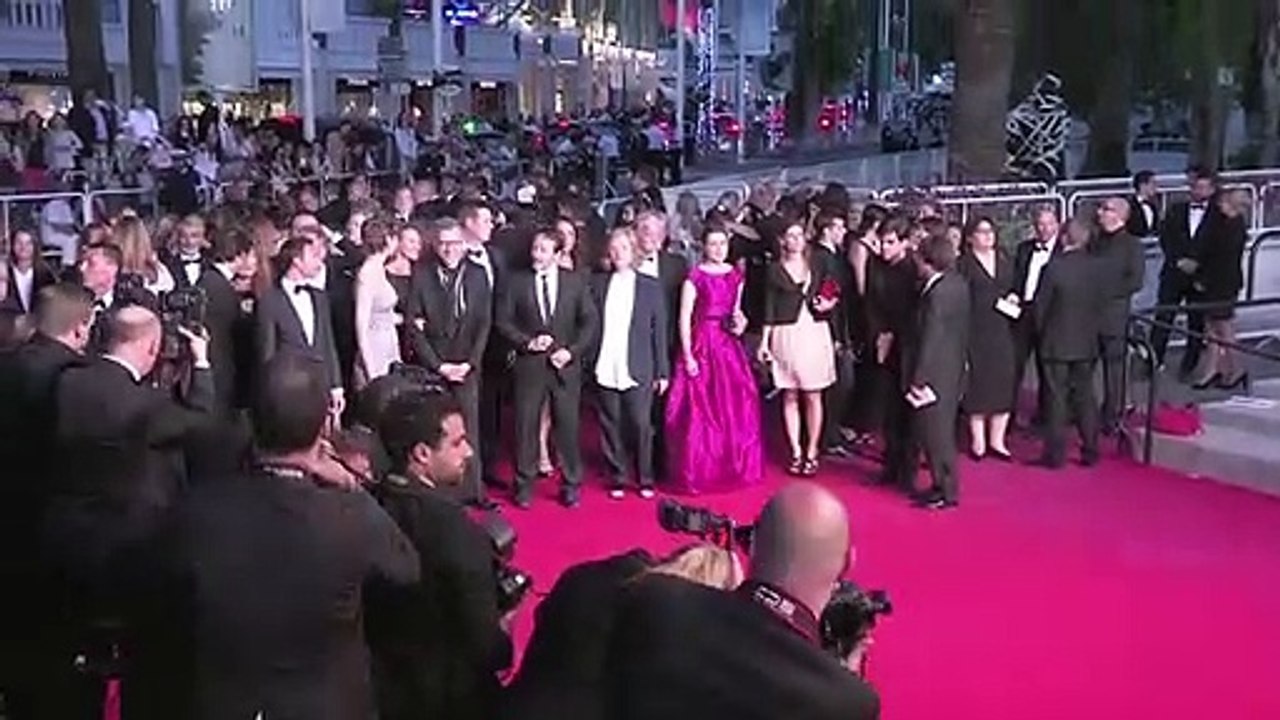 Cannes 2015 : Louise Bourgoin sur les marches du 20 mai