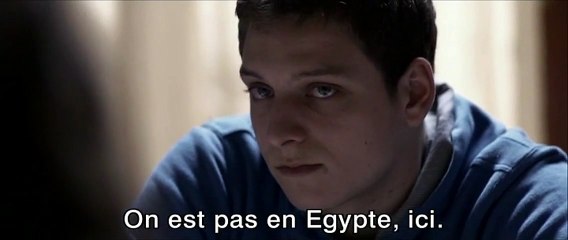 Télécharger la video: Ali a les yeux bleus - EXTRAIT VOST 