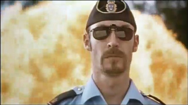 Cops Bande-annonce VO