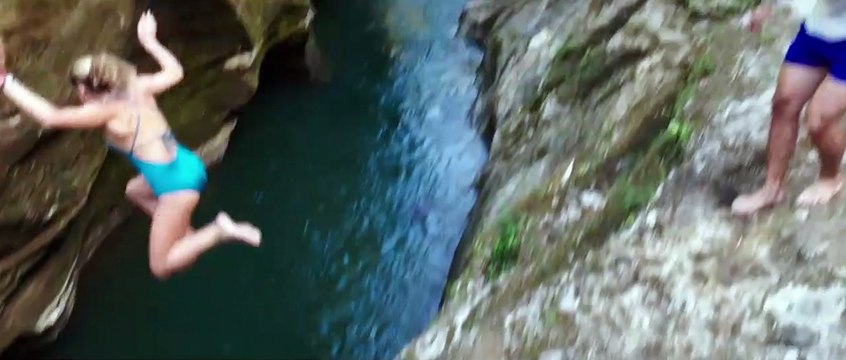 À la dérive Bande-annonce VF