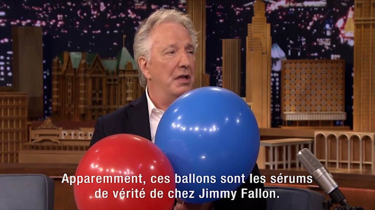 Quand Alan Rickman transformait sa fameuse voix chez Jimmy Fallon