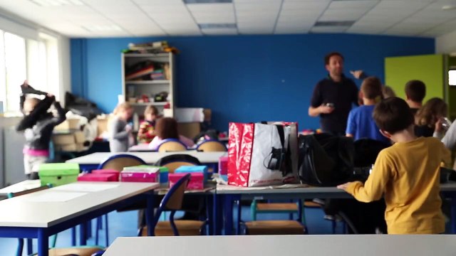 Dieu, La Licorne Et Le Dinosaure Bande-annonce VF