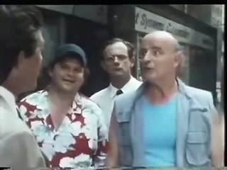 Une journée de fous Bande-annonce VO