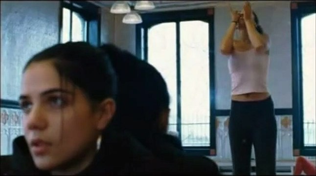 Tout près du sol Bande-annonce VF