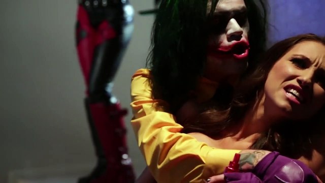 Batman V Superman XXX Parodie Porno Bande Annonce VO