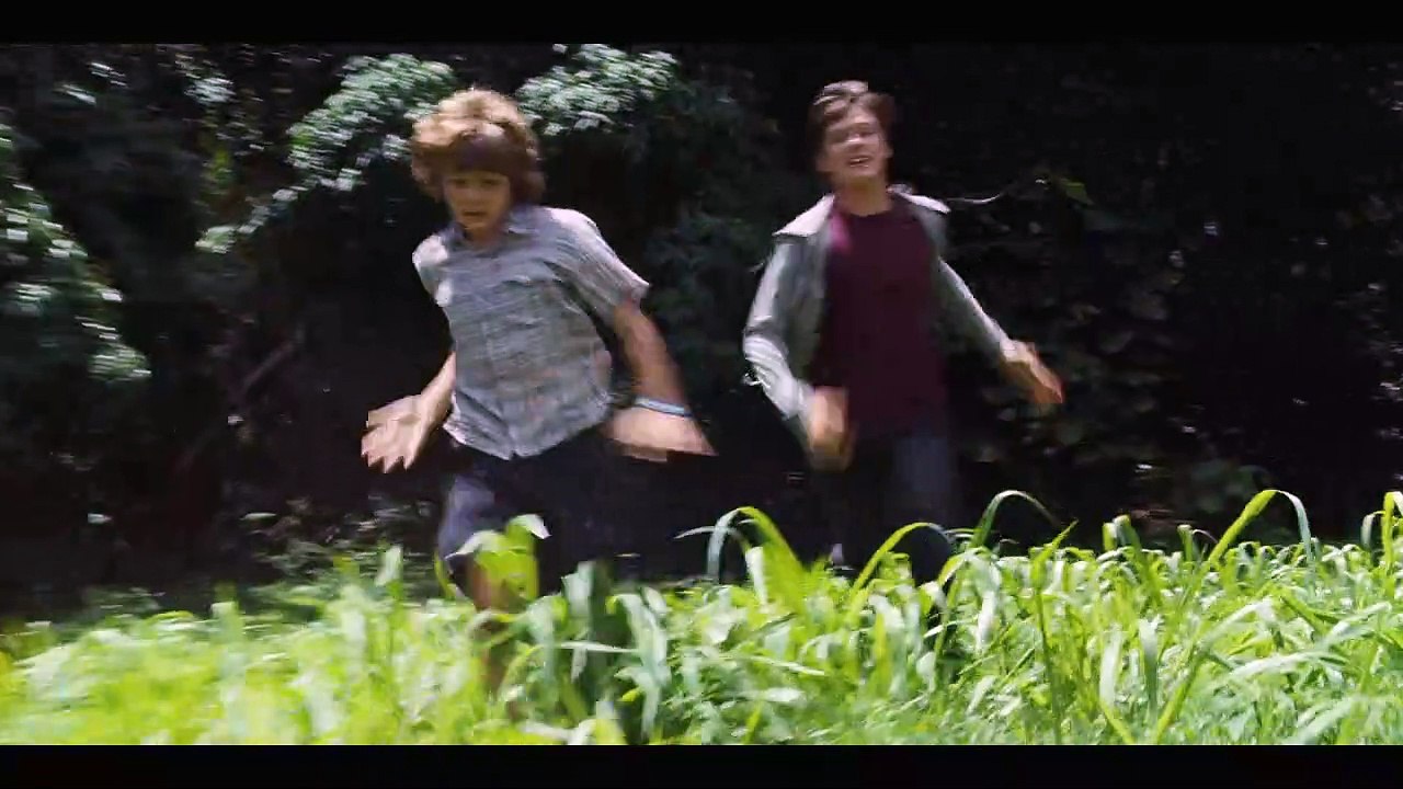 Jurassic World - EXTRAIT VOST "La course-poursuite avec les enfants"