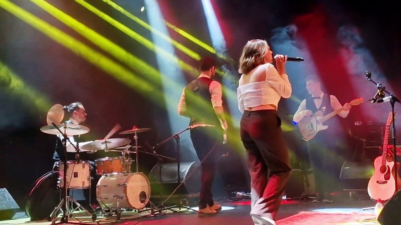 ALLIE SHERLOCK|  I Will Survive Gloria Gaynor