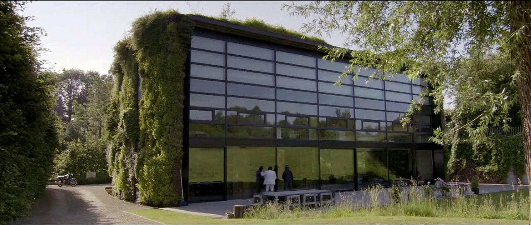 Je suis mort mais j'ai des amis - EXTRAIT VF "Attends-moi"