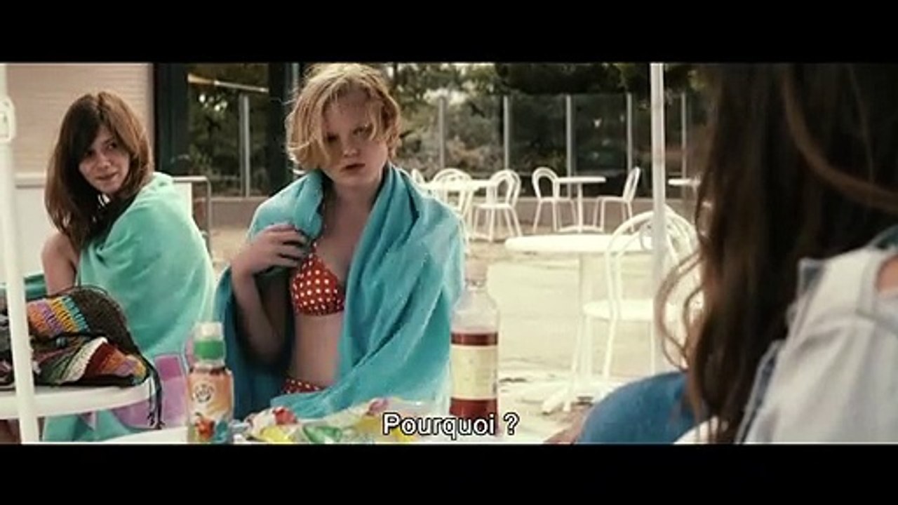 Dehors, c'est l'été Bande-annonce VO