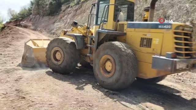 Osmaniye'de heyelan nedeniyle kapanan köy yolu ulaşıma açıldı