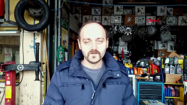 15 yıldır görmeden lastik tamir ediyor
