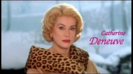 8 femmes Bande-annonce VF