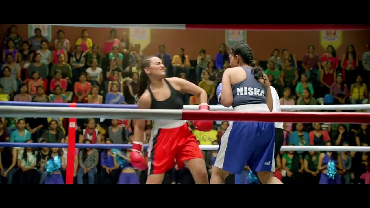 Holiday Bande-annonce VO