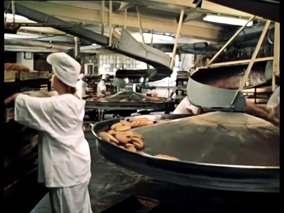 Moscou ne croit pas aux larmes Bande-annonce VO