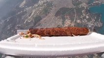 Un Turc envoie un kebab dans l’espace en hommage au premier vol spatial de l’Histoire