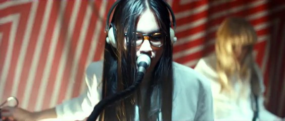 Belgica - EXTRAIT VOST "Turn Off the Lights"