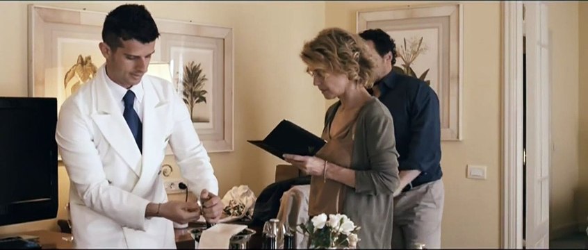 Je voyage seule - EXTRAIT VOST Le room service