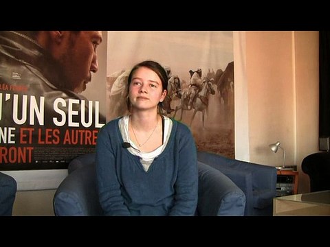 Pauline Etienne, Reda Kateb Interview : Qu'un seul tienne et les autres suivront