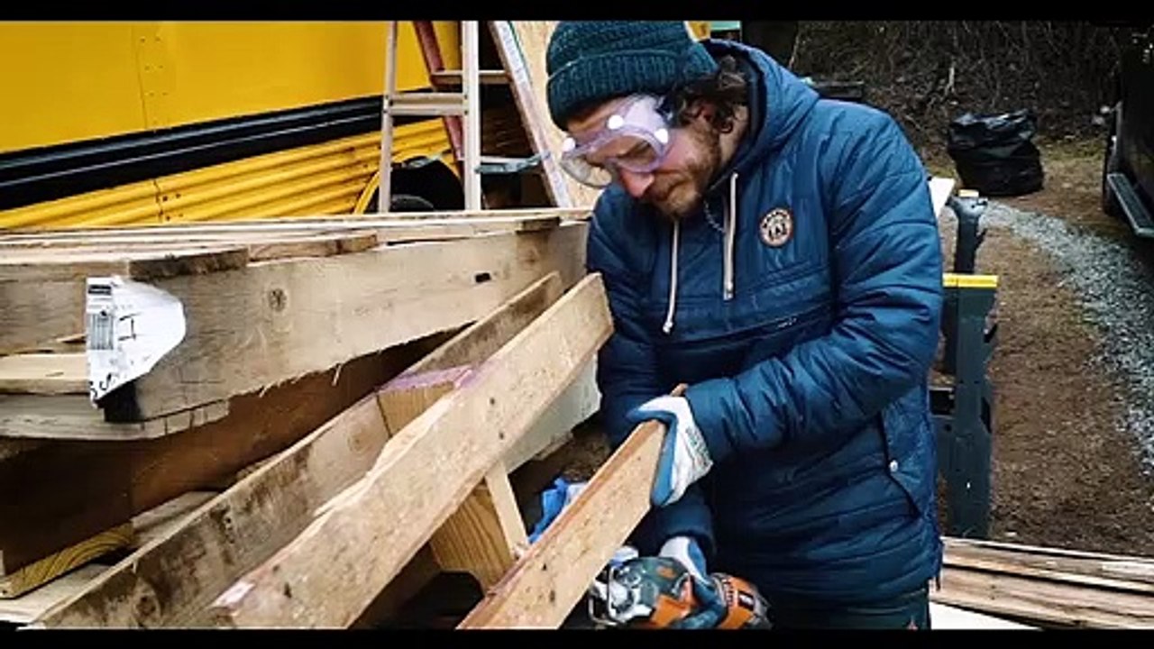 Expedition Happiness Bande-annonce VO