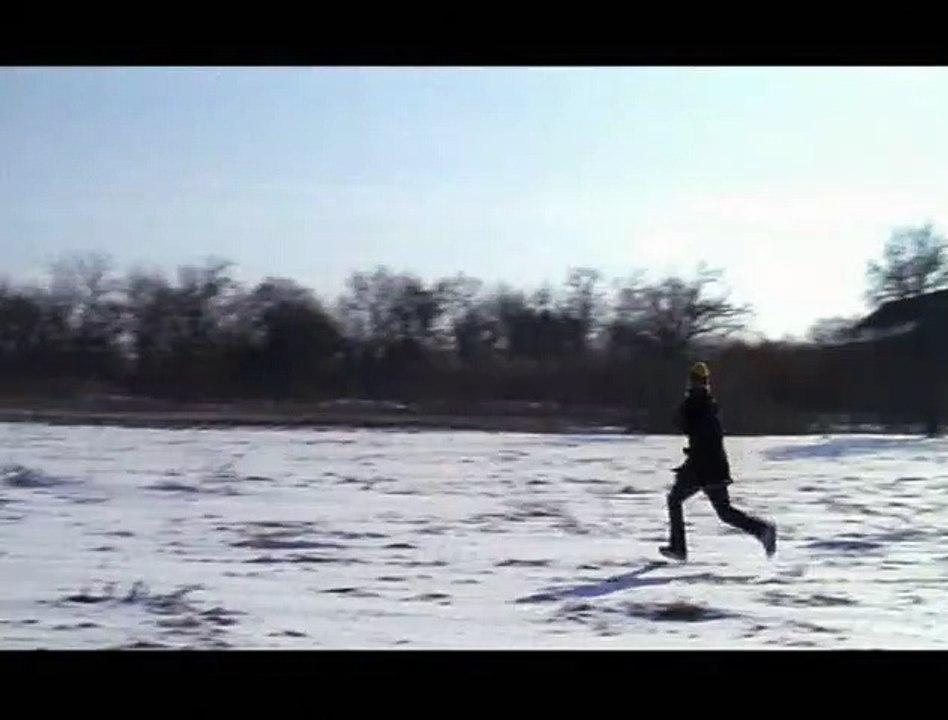 Des chiens dans la neige Teaser VO