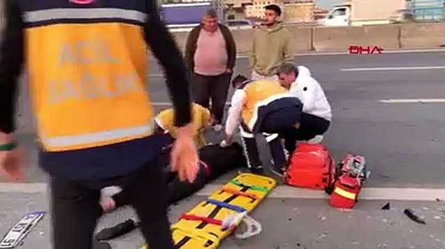 Korkunç kaza! Otomobil ikiye bölündü, sürücü araçtan fırladı