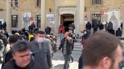 Dilenciler Ramazan ayında cami önlerini mesken tuttu