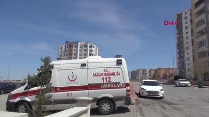 MERDİVEN BOŞLUĞUNDA ÇIKAN YANGINDA 4 KİŞİ DUMANDAN ETKİLENDİ