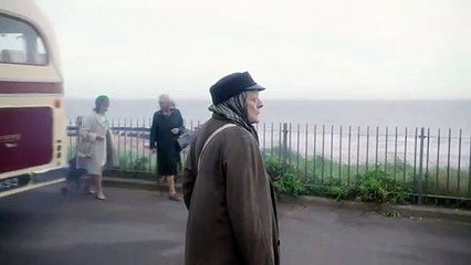 The Lady In The Van - EXTRAIT VOST "Je m&#039;occupe de mes affaires"