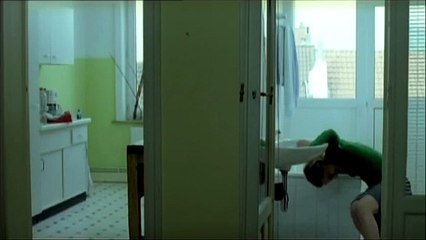 Somewhere in between Extrait vidéo (2) VF