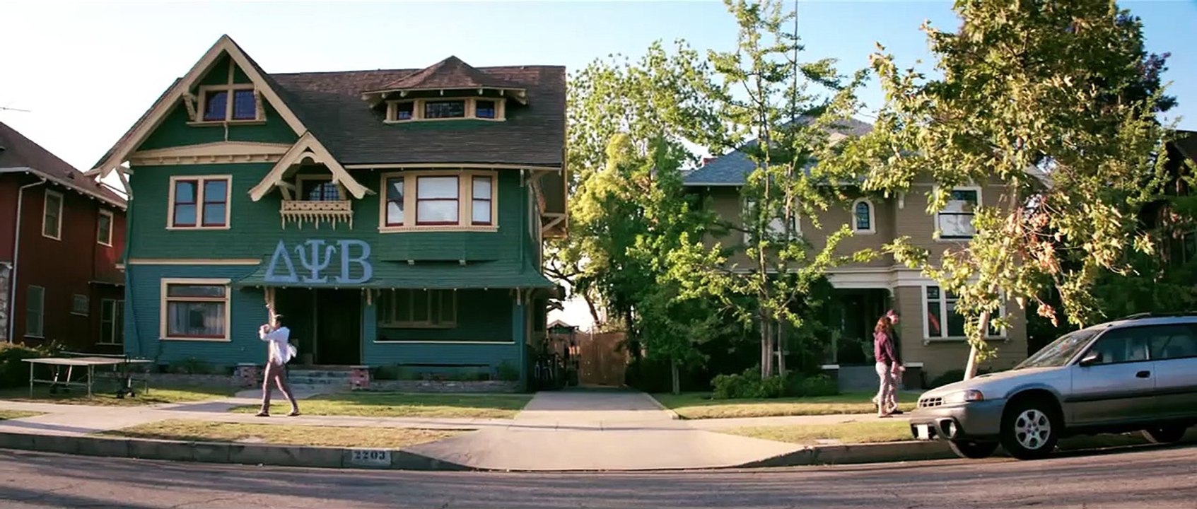 Nos pires voisins Bande-annonce (3) VF