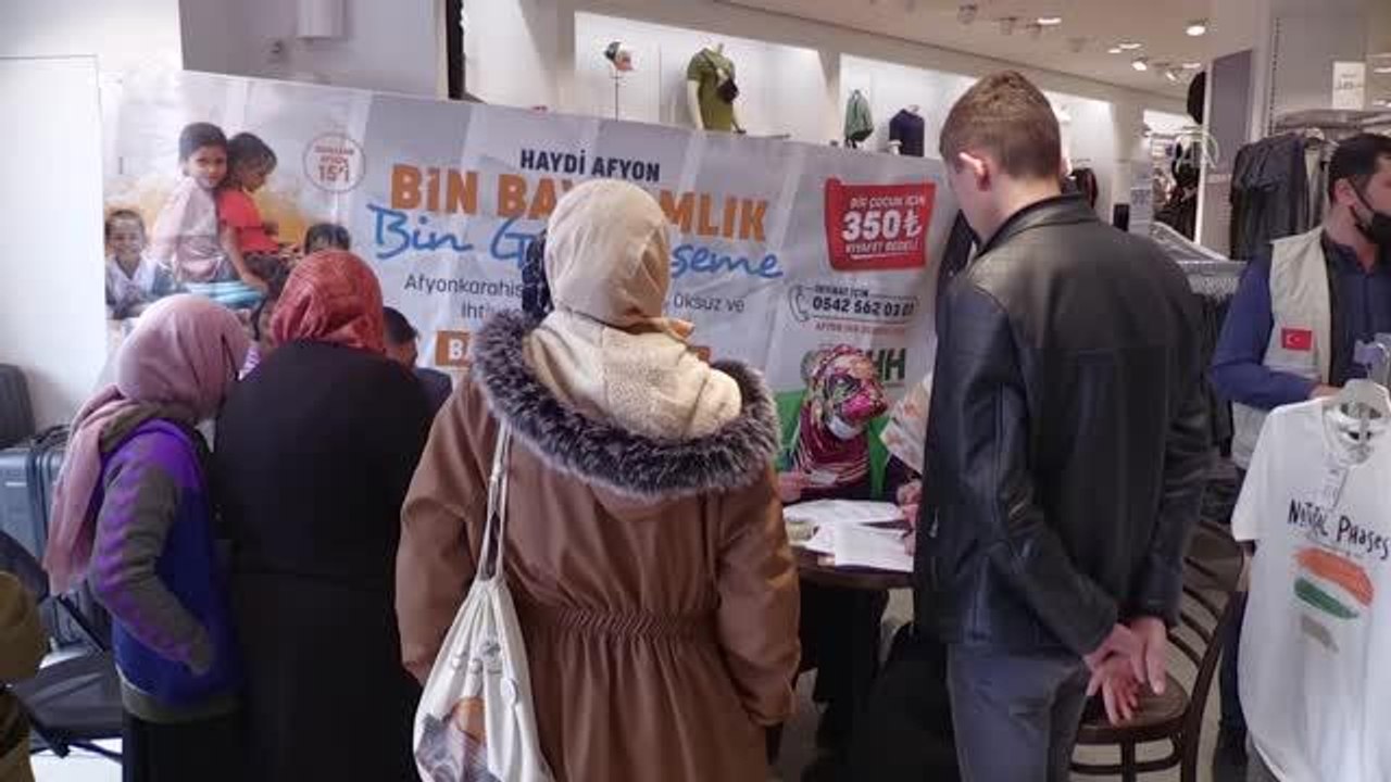 AFYONKARAHİSAR - 1322 yetim, öksüz ve ihtiyaç sahibi çocuğa bayramlık alındı