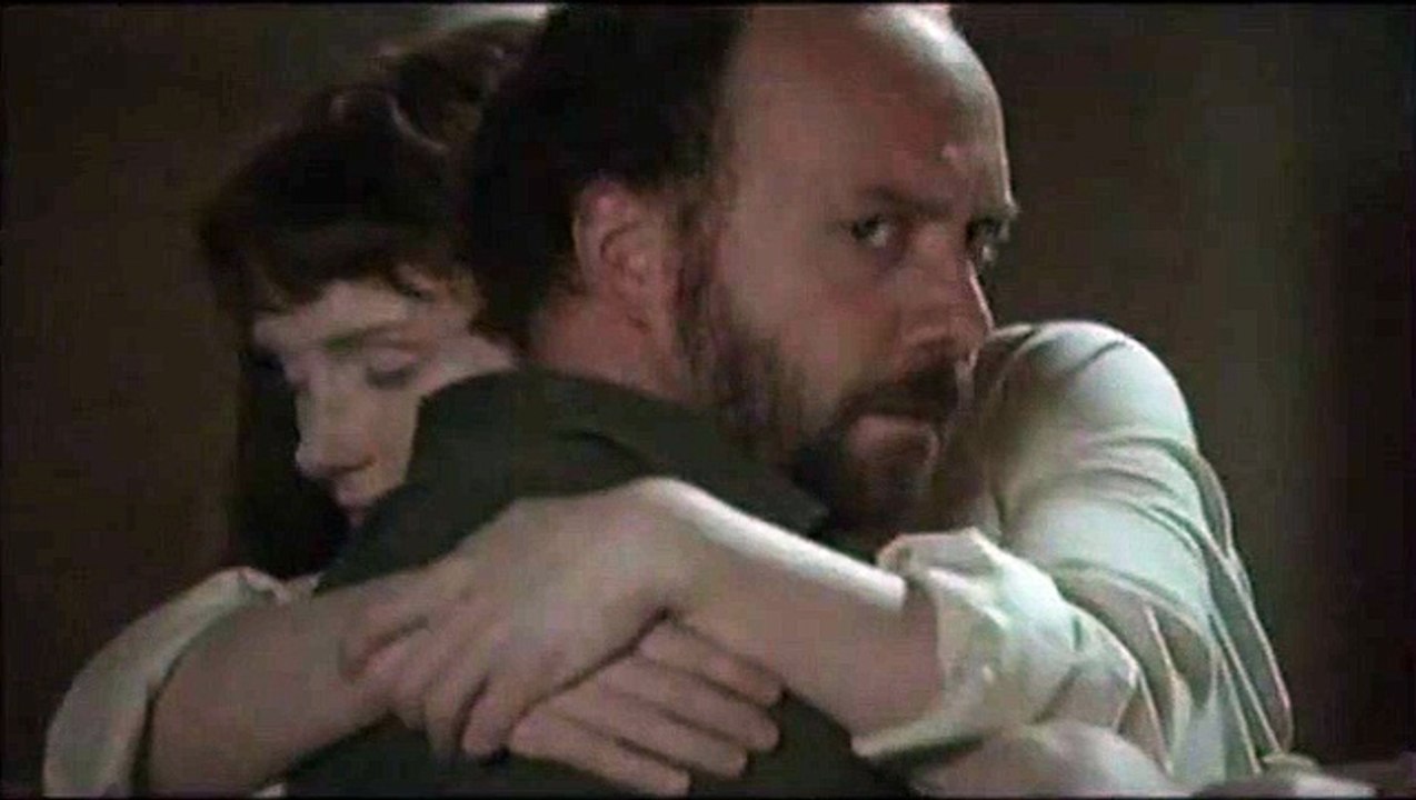 La Jeune fille de l'eau Extrait vidéo (2) VF