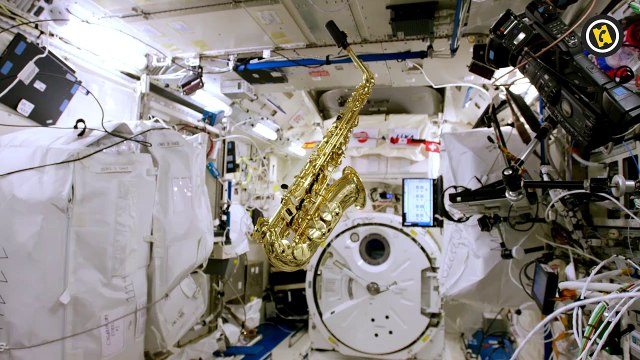 Thomas Pesquet - 16 levers de soleil : Dans l'espace, on devient un super-héros