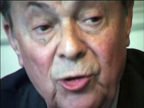 Pour vous servir Bande-annonce VF