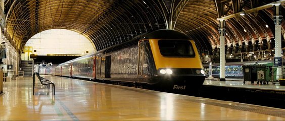 Paddington - FEATURETTE (2) "Adoptez un ours!"