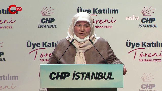 AKP üye kartını kürsüye bıraktı, CHP'ye katıldı