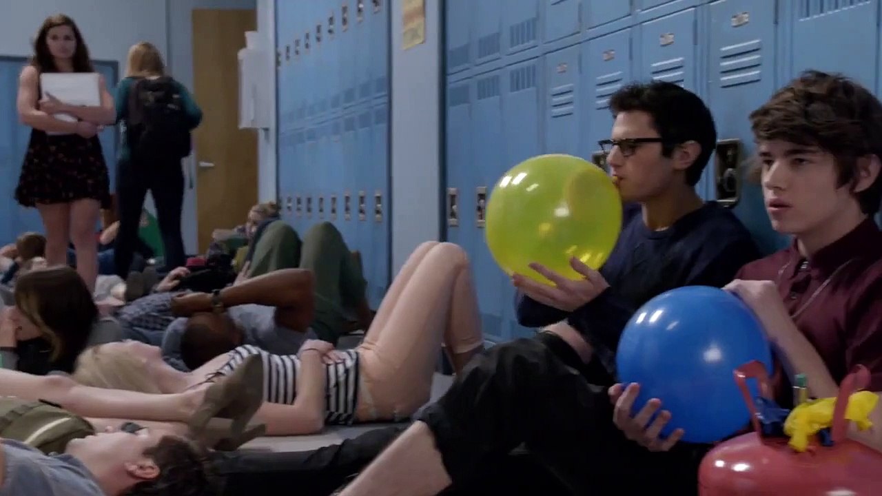 Awkward - saison 5 Bande-annonce (2) VO