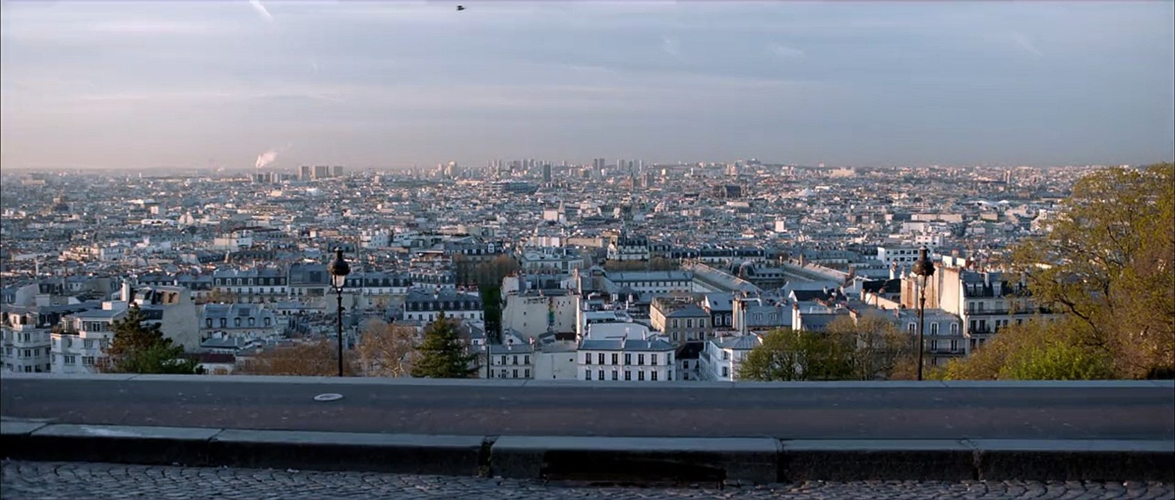 Sous les étoiles de Paris Bande-annonce VF