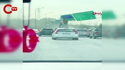 TEM Otoyolu'nda kaza: Yol trafiğe kapatıldı