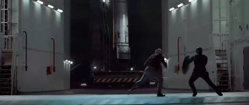 Captain America, le soldat de l'hiver - EXTRAIT VOST Et sans le bouclier ?