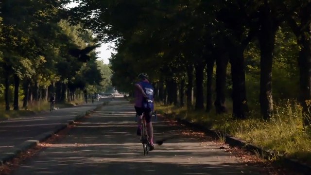 Le Bois dont les rêves sont faits - EXTRAIT VF Les cyclistes