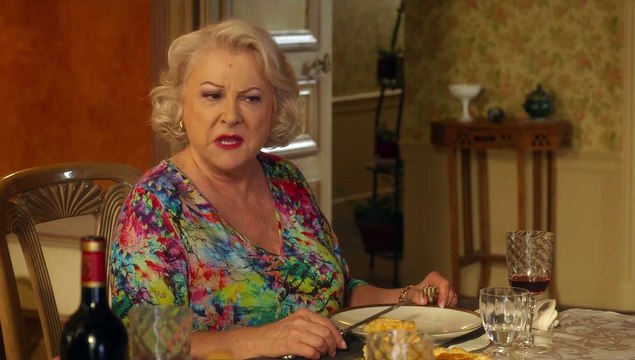 Retour chez ma mère Teaser (2) VF