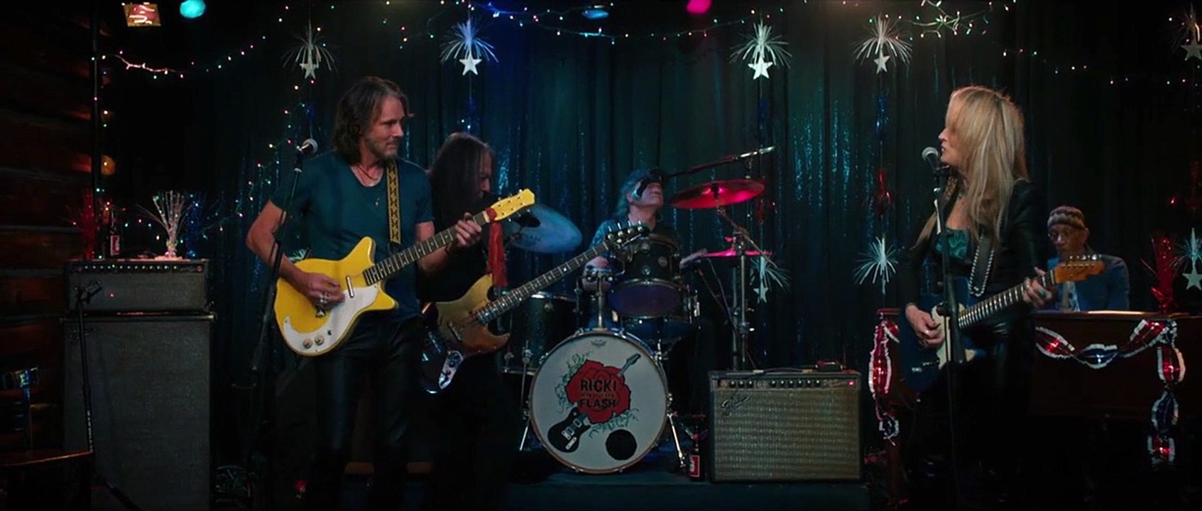 Ricki and the Flash - EXTRAIT VOST "Drift Away"