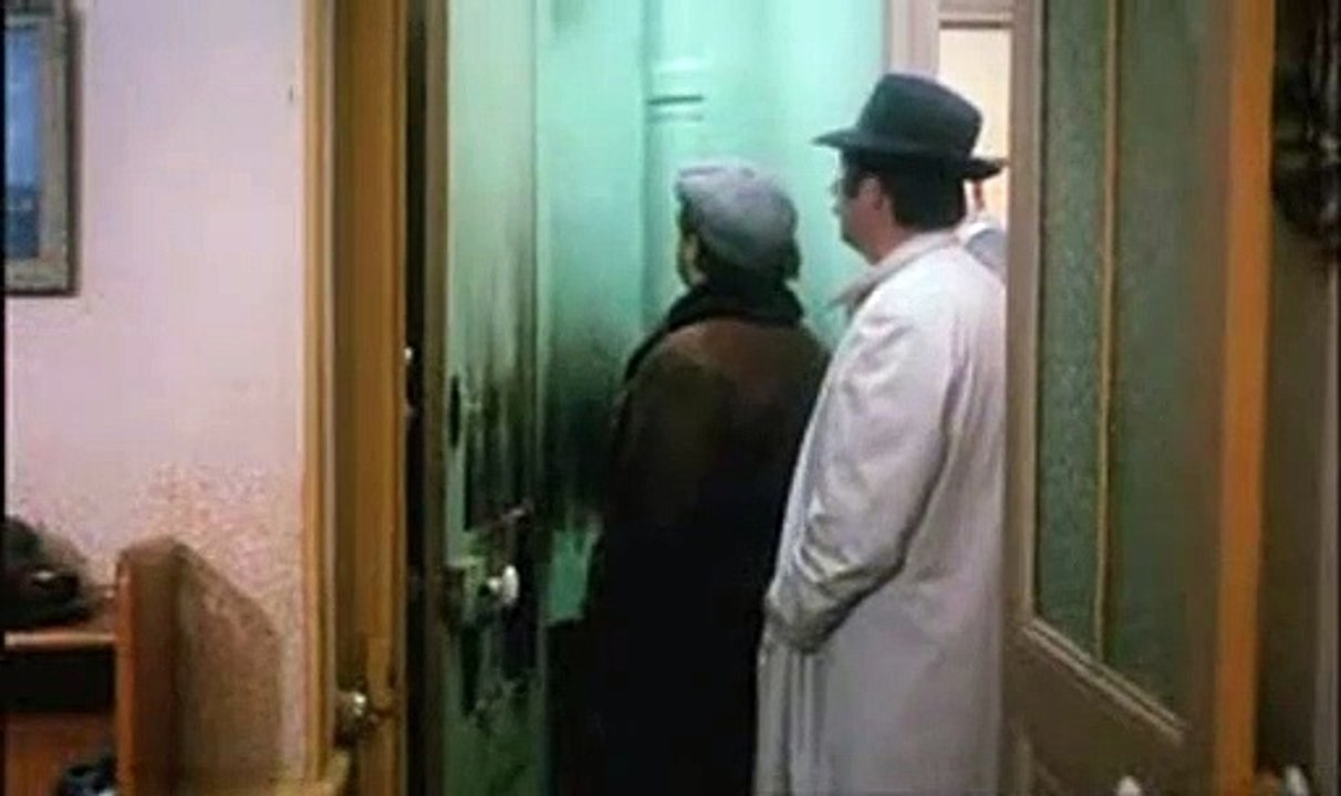 Les Vécés étaient fermés de l'intérieur Bande-annonce VF