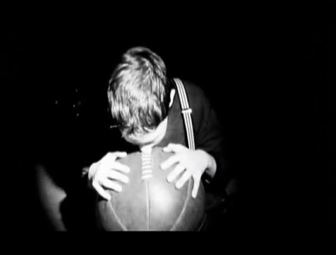 Des trous dans la tête Extrait vidéo (2) VO