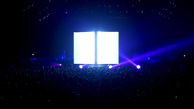 Johnny Hallyday - Bercy 2003 Le concert au cinéma Bande-annonce VF