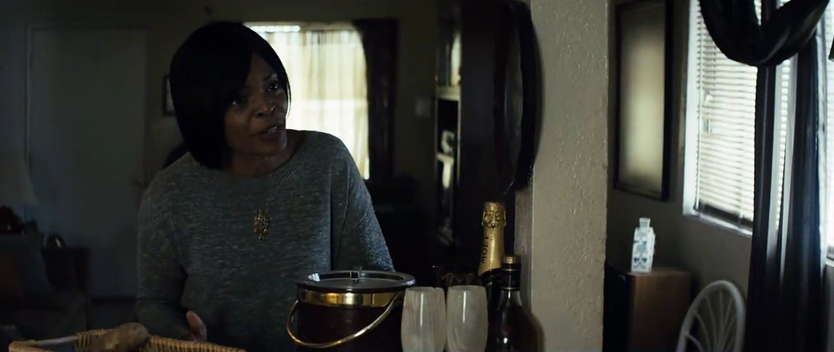 N.W.A - Straight Outta Compton - EXTRAIT VF "Discussion entre Dre et sa mère"