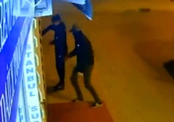 Son dakika haberleri! Fatih'te 30 saniyede bin dolarlık hırsızlık kamerada