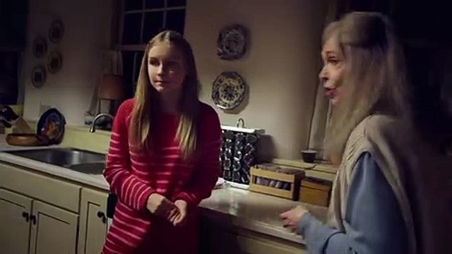 The Visit - EXTRAIT VF Becca nettoie le four